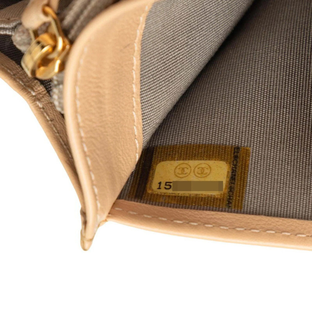 CHANEL Cream Caviar Leather Logo Wallet - Picture 5 of 7